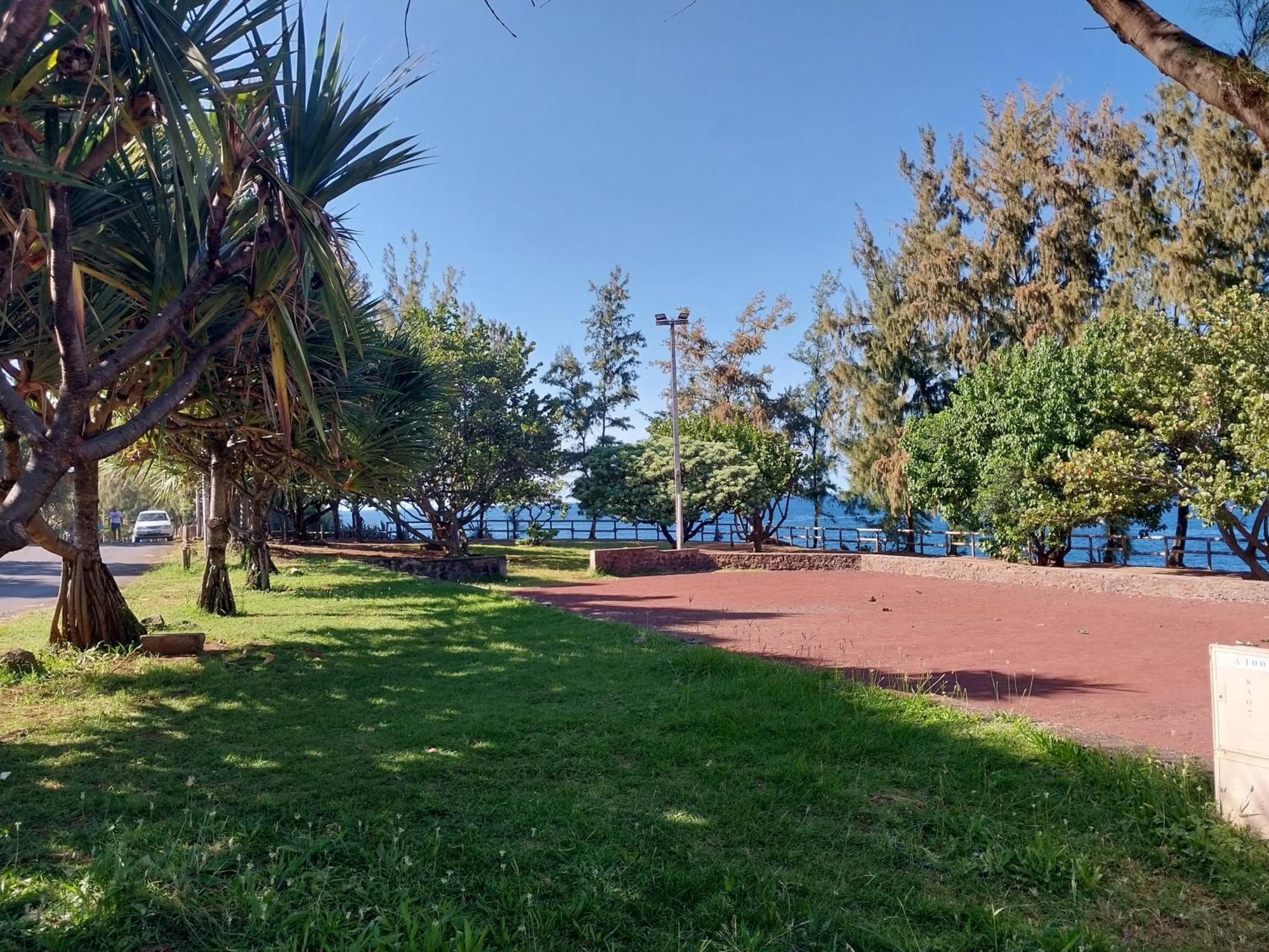 Les Badamiers Villa Saint Pierre Bagian luar foto